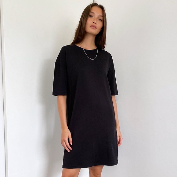 Aritzia Dresses & Skirts - Aritzia Babaton Rocket dress in grey